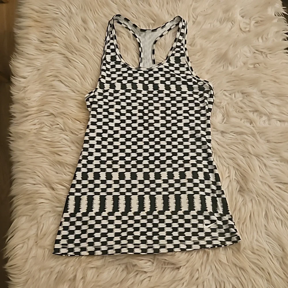 Nike Dri-Fit Black & White Racerback Tank Top – Size Medium